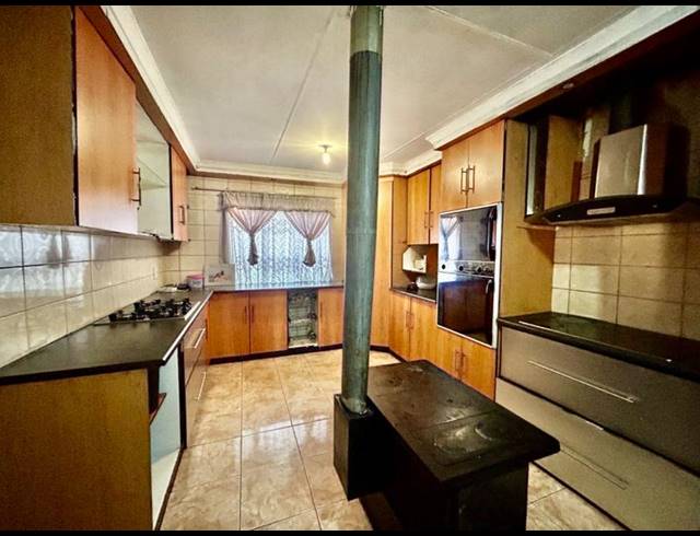 3 BEDROOM HOUSE FOR SALE IN VANDERBIJLPARK CE 1